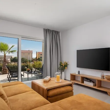 Ferienhaus Fur 10 Personen In Vodice-sria, Dalmatien Norddalmatien * Vodice