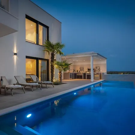Ferienhaus Fur 10 Personen In Vodice-sria, Dalmatien Norddalmatien Holiday home Vodice