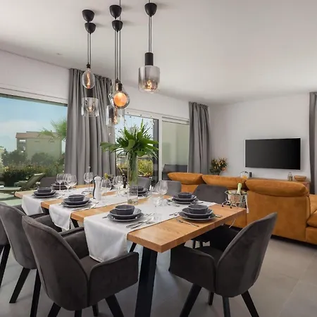 Ferienhaus Fur 10 Personen In Vodice-sria, Dalmatien Norddalmatien Vodice