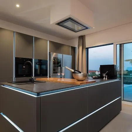 Ferienhaus Fur 10 Personen In Vodice-sria, Dalmatien Norddalmatien * Vodice